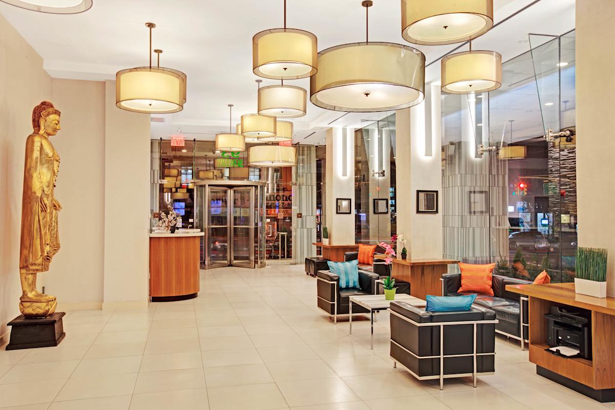 Wyndham Garden Chinatown, lobby