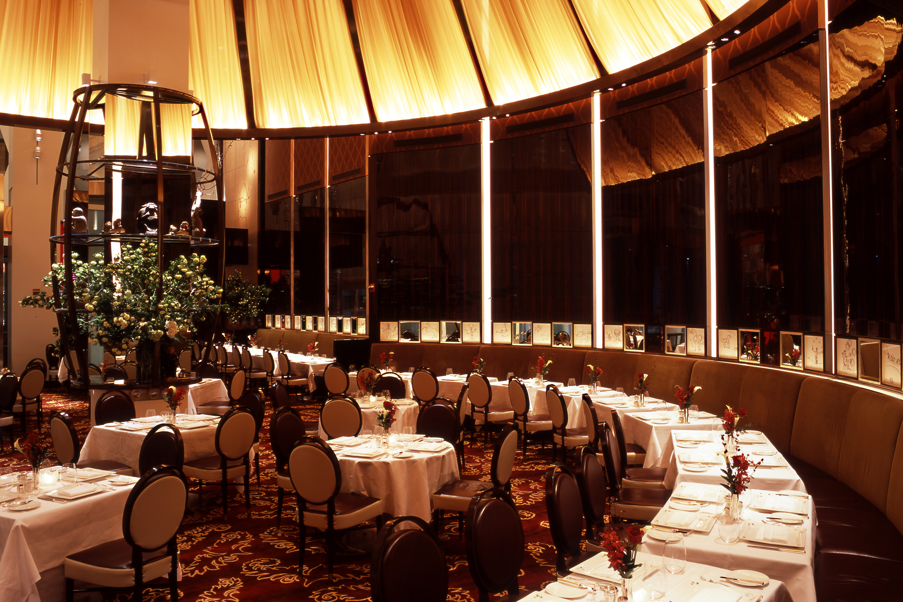 le-cirque-dining-room-wide-shot-300-dpi