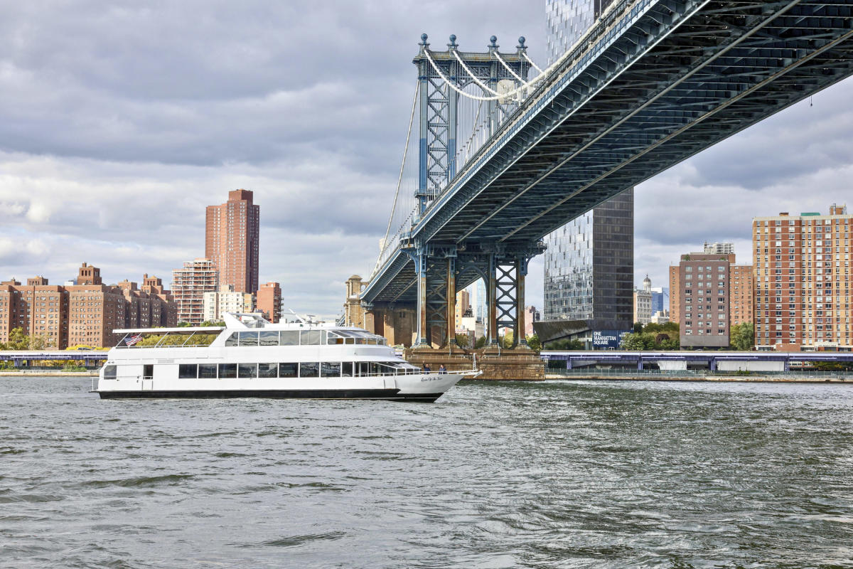 NYC Water Cruise under Manhattan Bridge