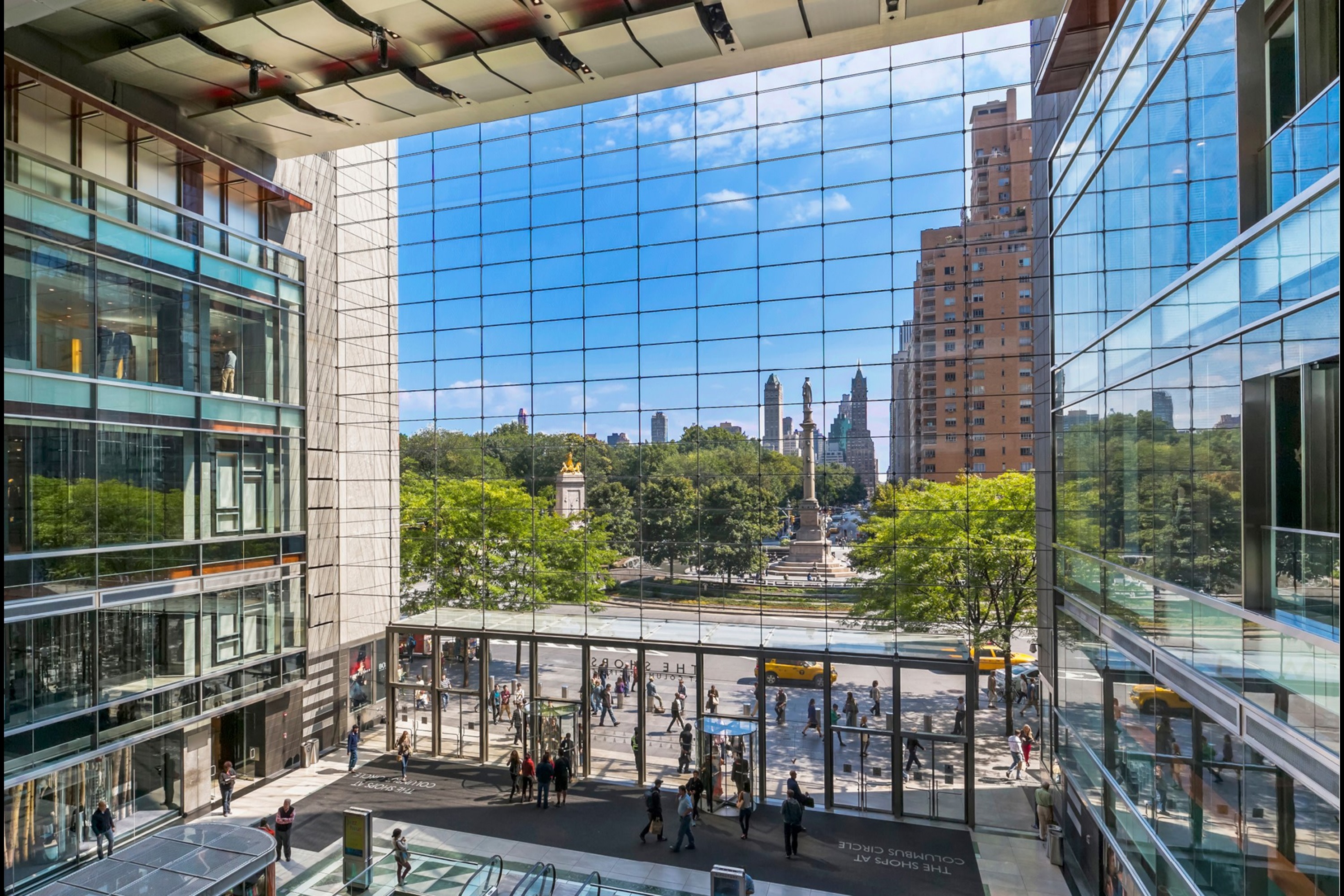 H and m columbus circle hours hotsell