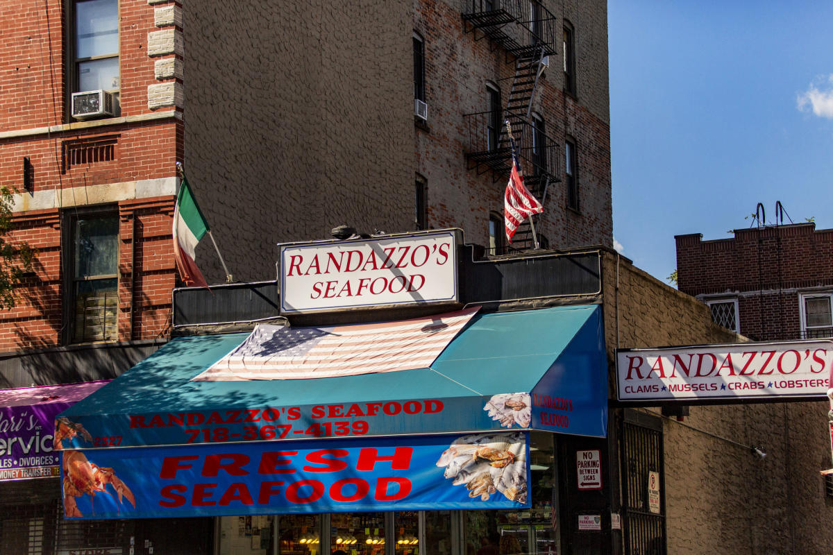 Exterior view of Randazzo's Seafood in Belmont, the Bronx