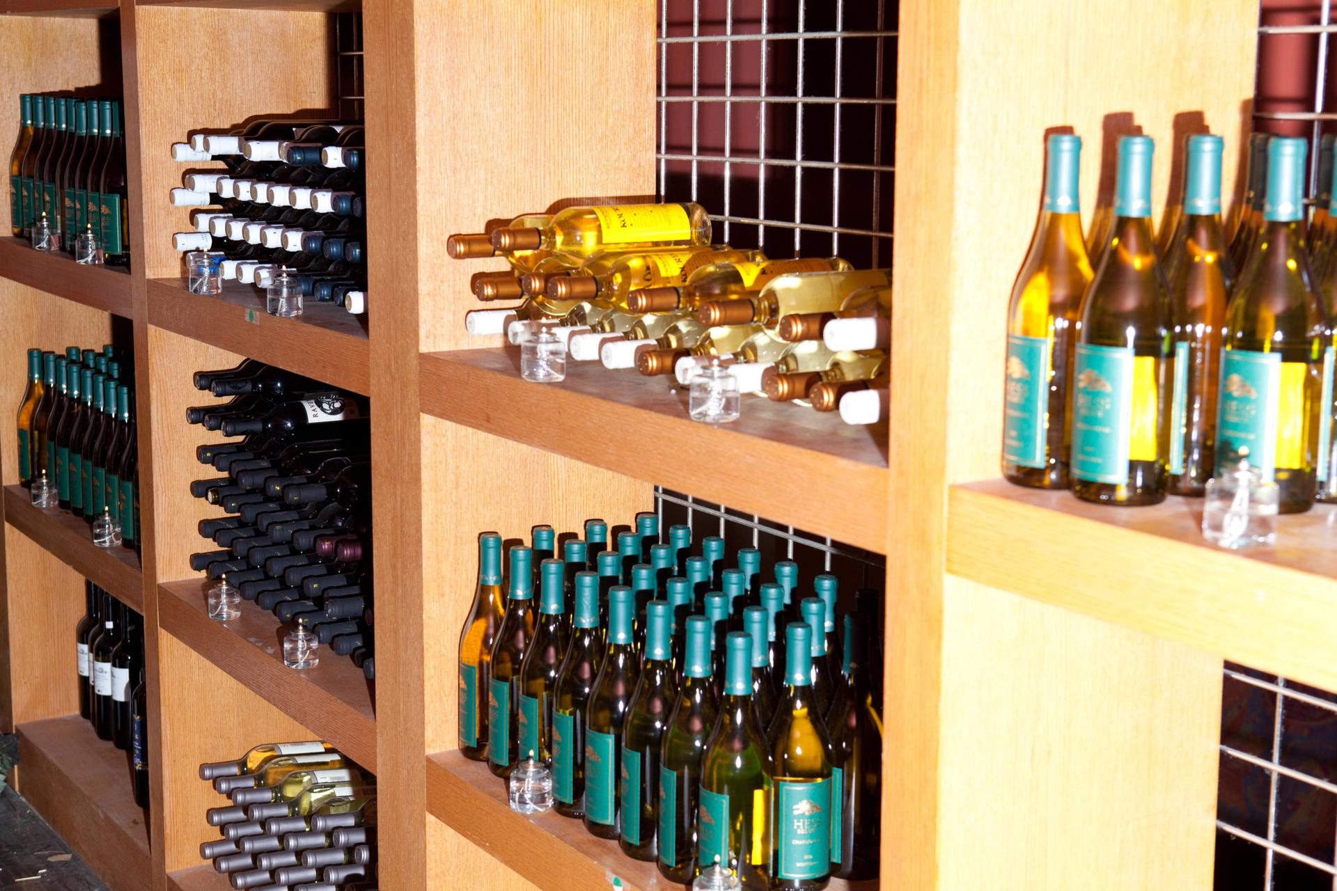 kellari-taverna-balcony.jpg