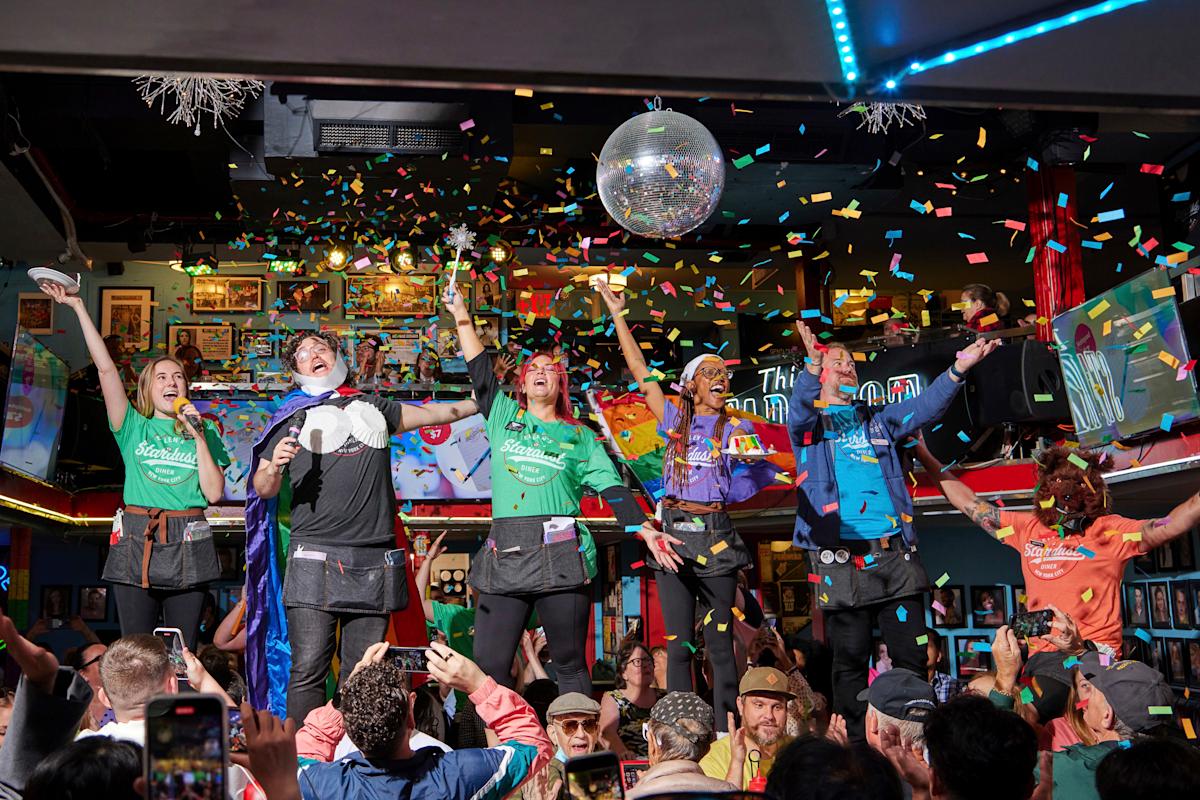 Ellens Stardust Diner waiters singing 