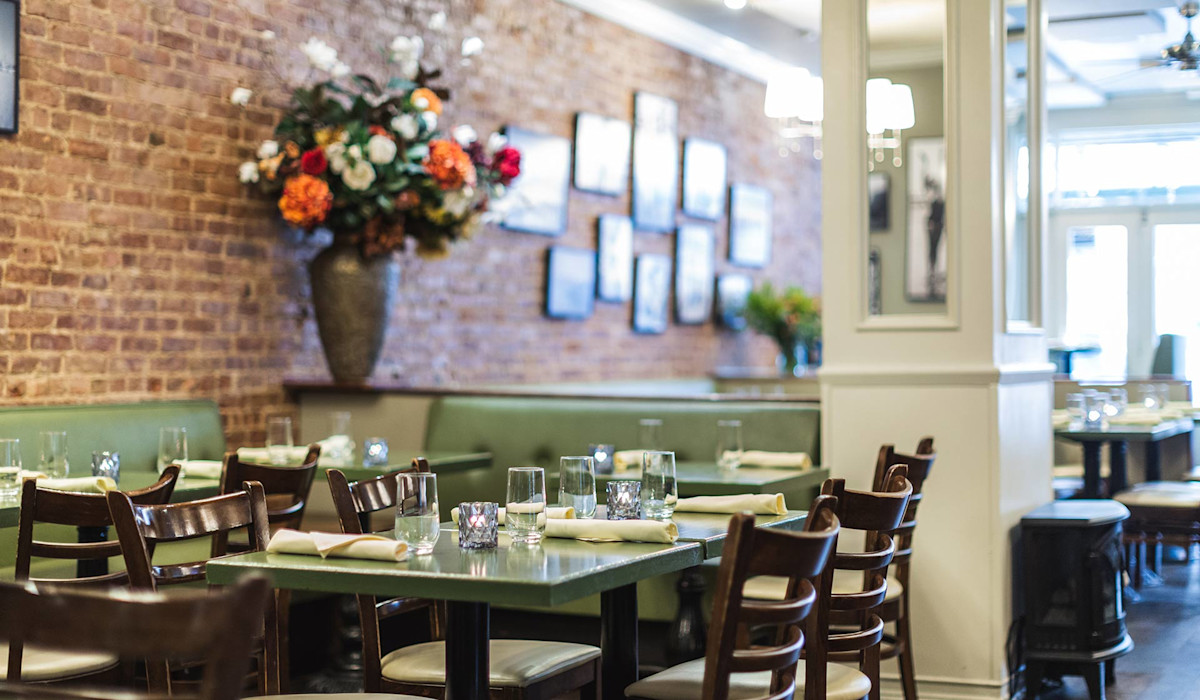 Dish or dining room at Lido