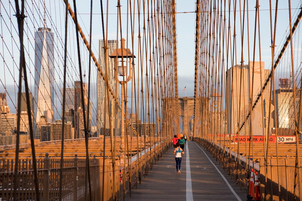 Runner at Brooklyn Bridge 