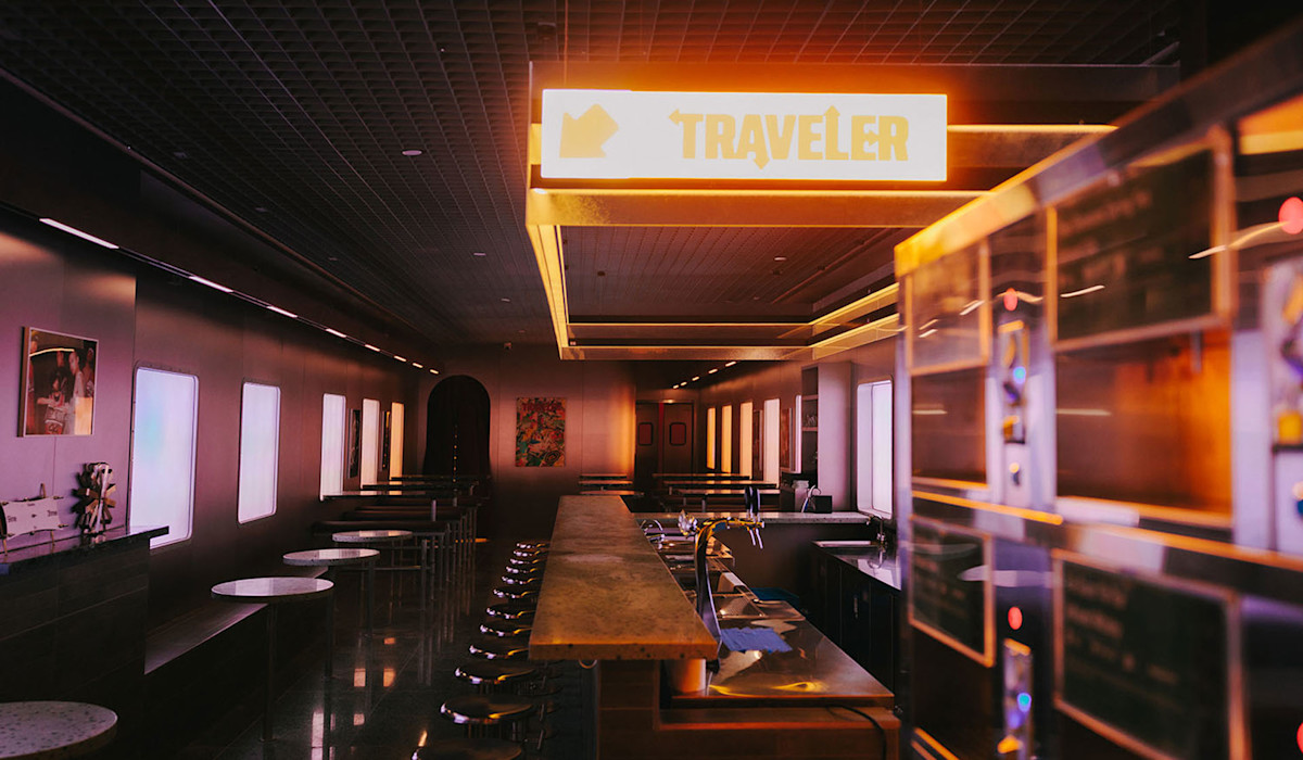 Dish or dining room at Traveler
