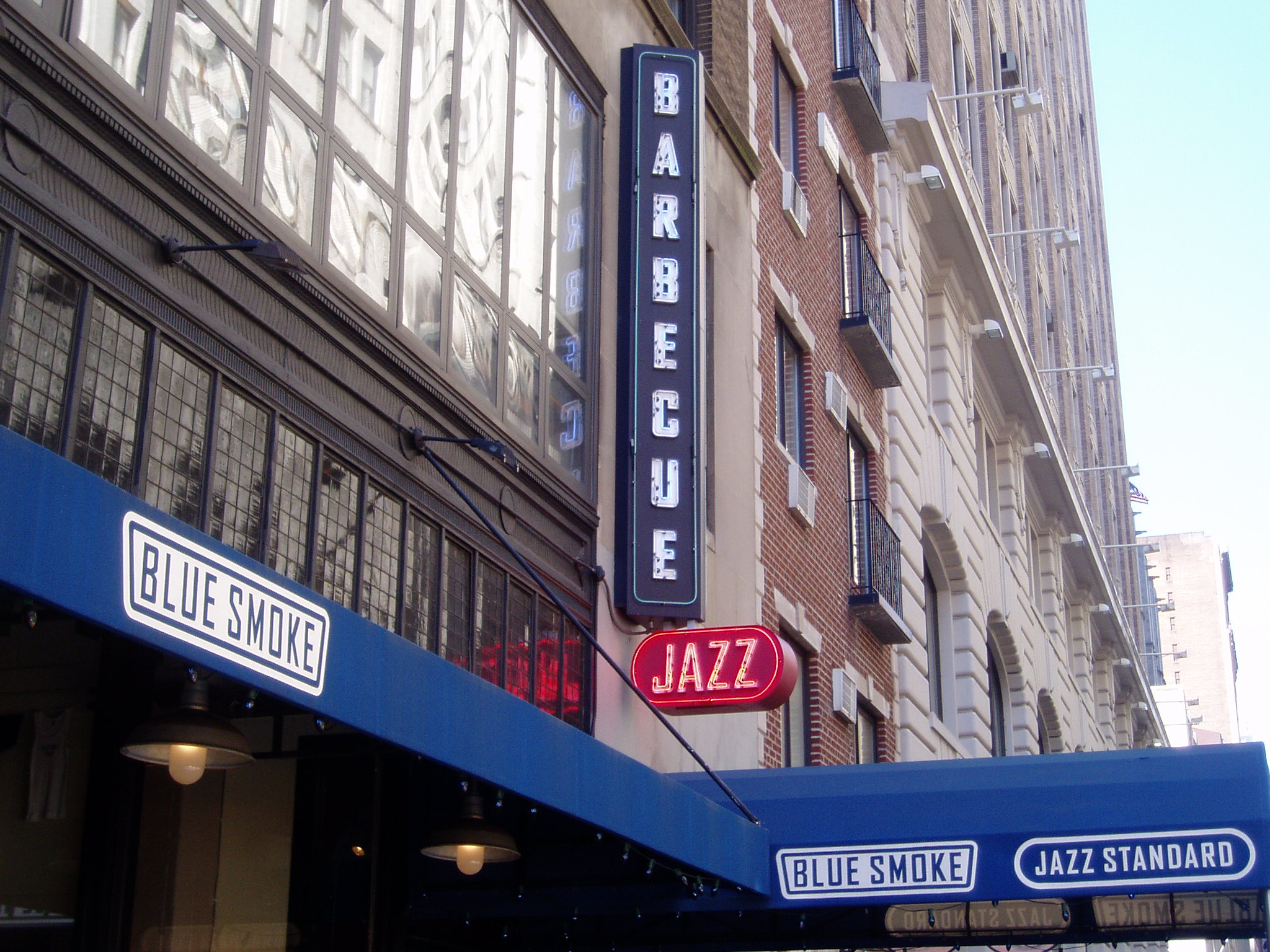 blue_smoke_flatiron_-_exterior_