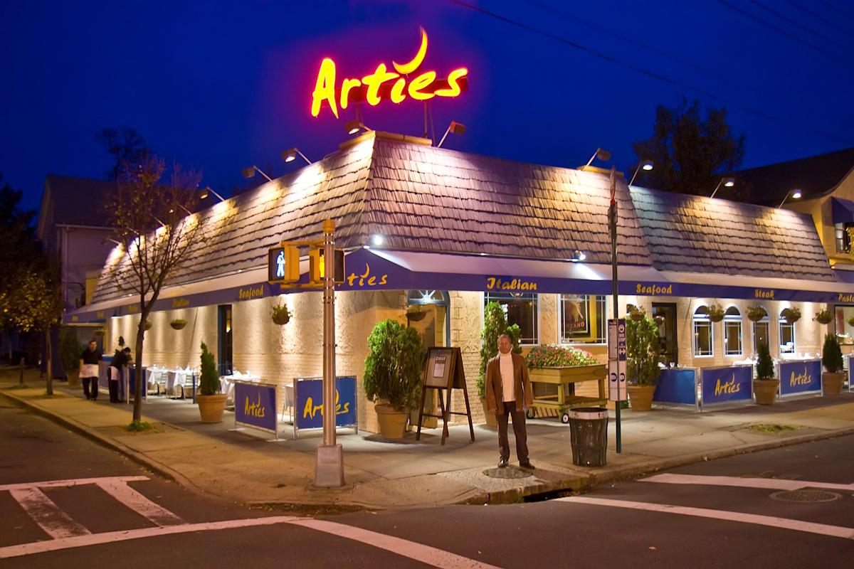 Artie&#039;s steak &amp; seafood, exterior