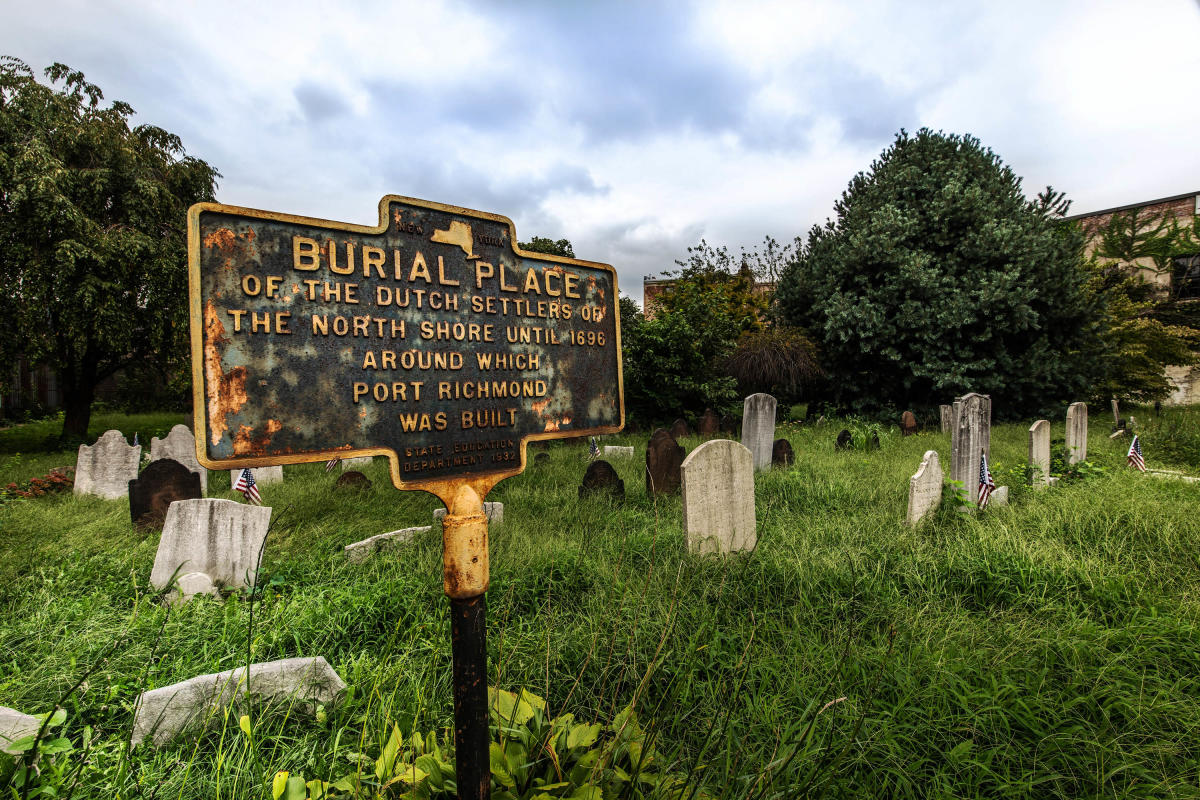 reformed-church-graveyard-staten-island-nyc-courtesy-visit-staten-island
