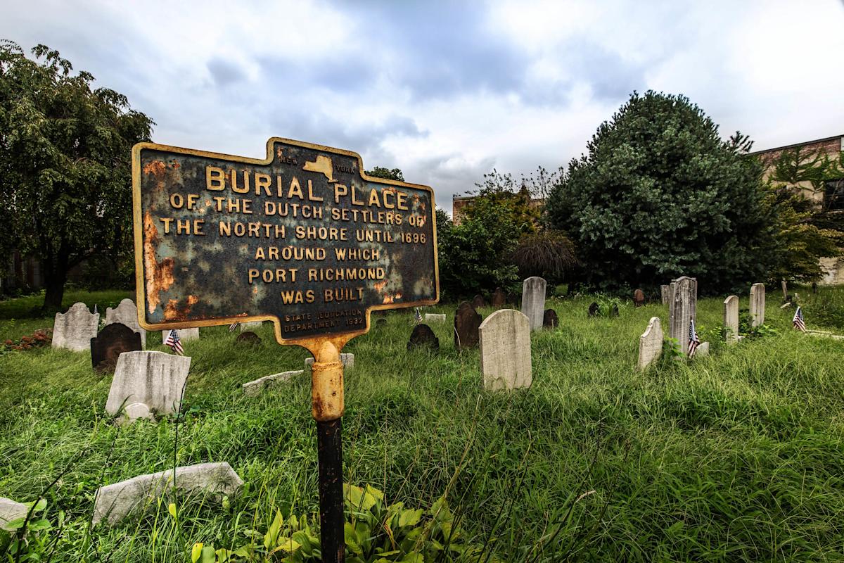 Graveyard, Reformed Protestant Dutch Church on Staten Island, NYC