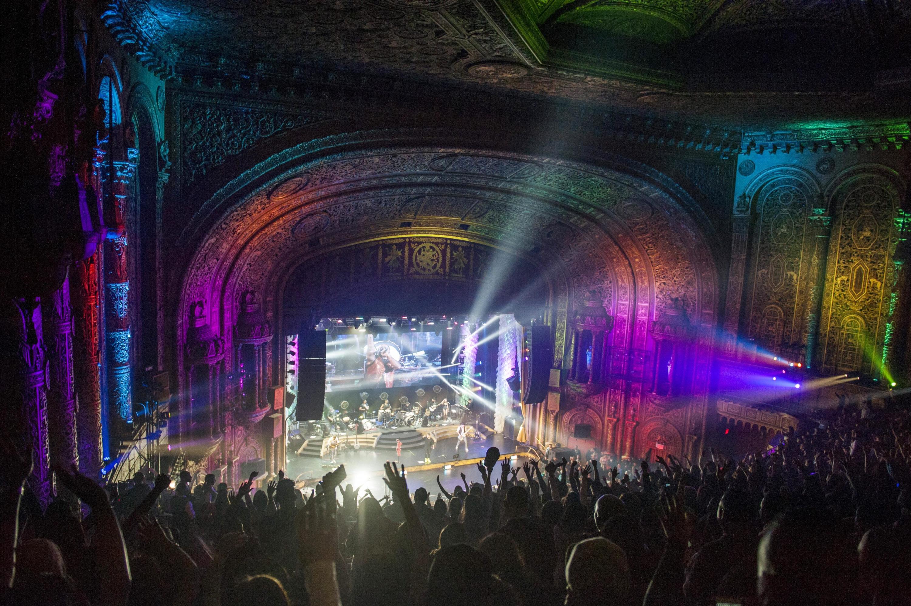 united-palace-aventura-_concert-14_7c3a7f2e-5056-a36f-23b8a2c5b5e33fc5
