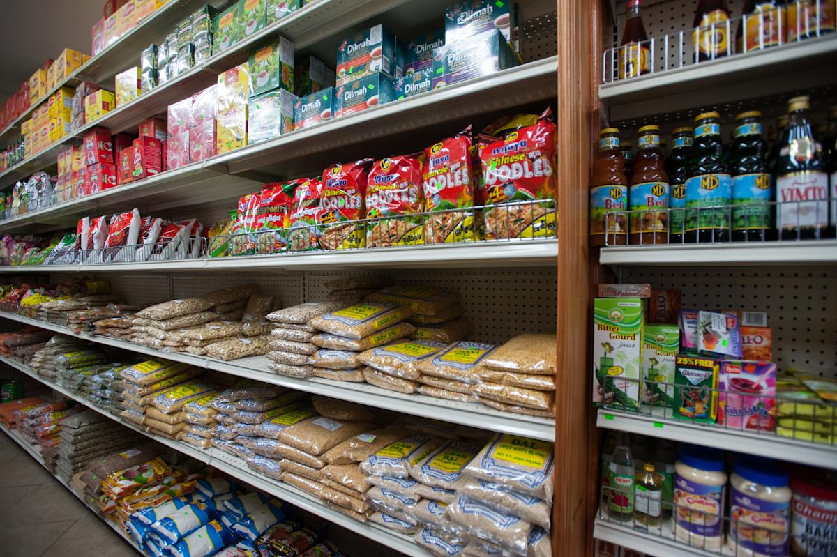 Lanka Grocery, shelves