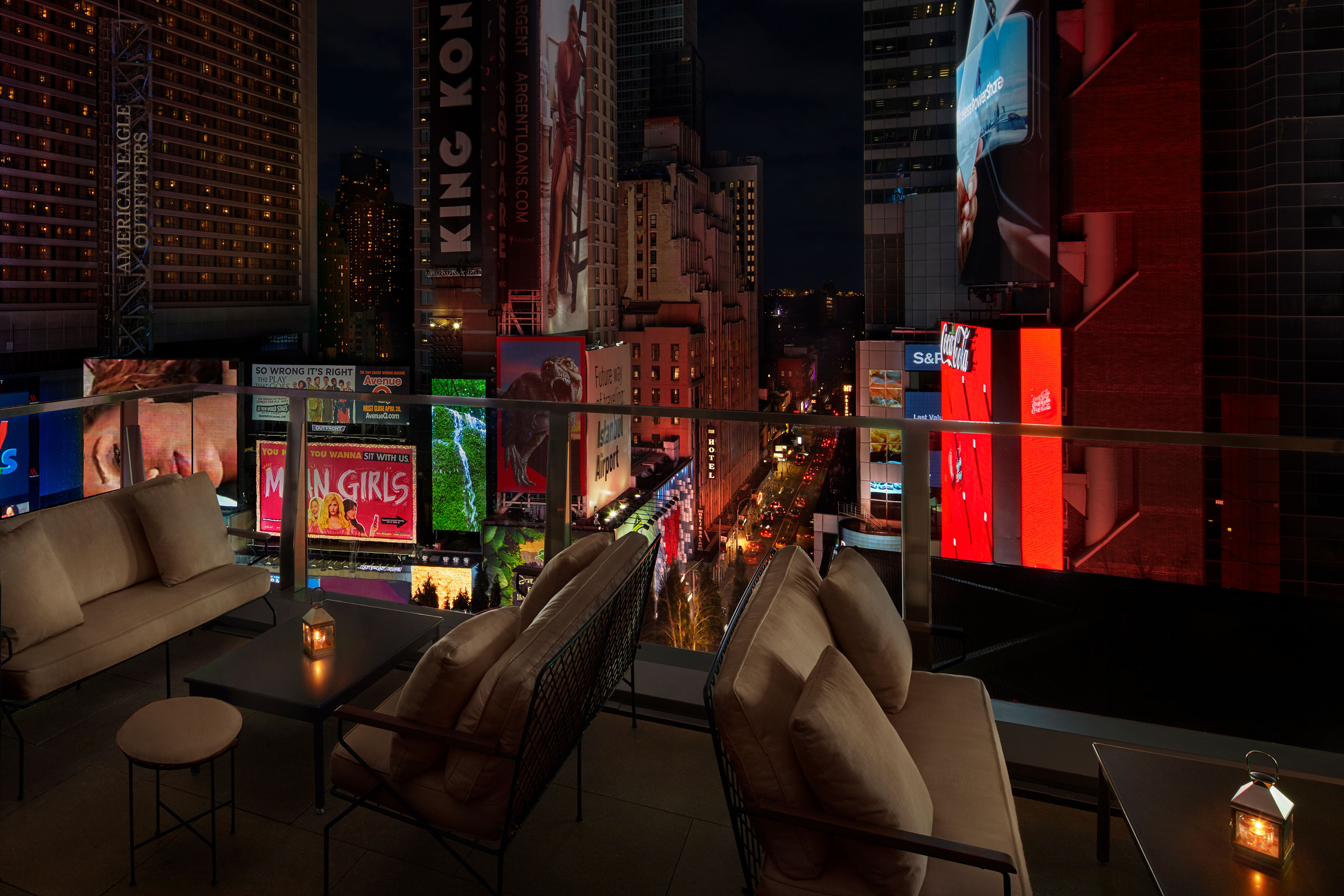 times-square-edition-manhattan-nyc-nikolas-koenig-edition_timessquare_lobbybar_terrace_corner