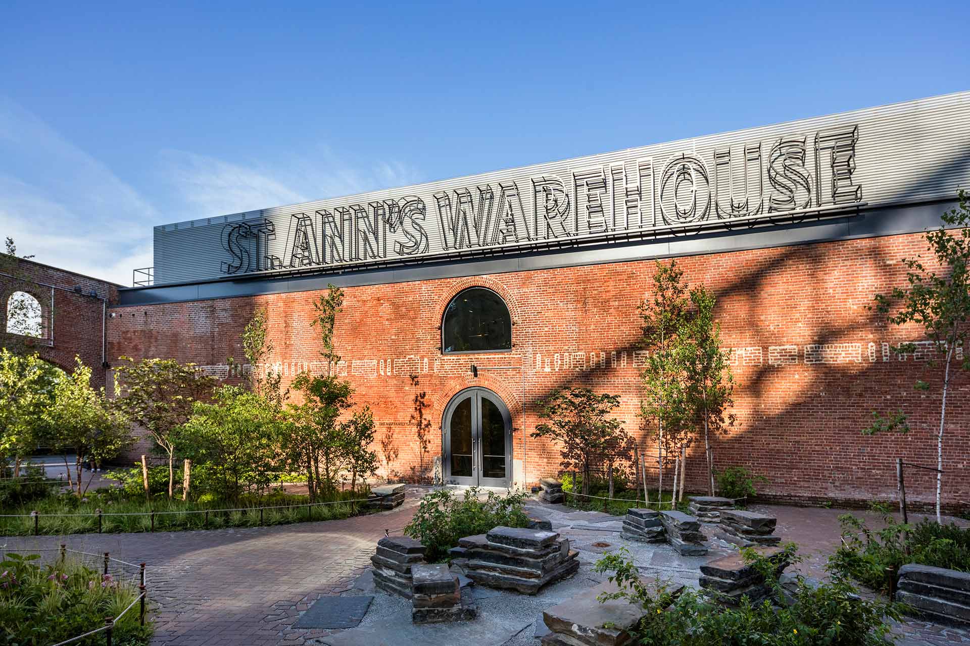 St-Anns-Warehouse-Brooklyn-NYC-Photo-David-Sundberg.jpg