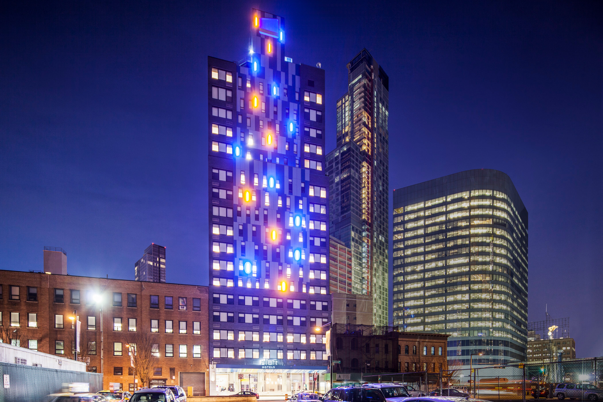 aloftlic_realhospitalitygroup_aloft-long-island-city-manhattan-view