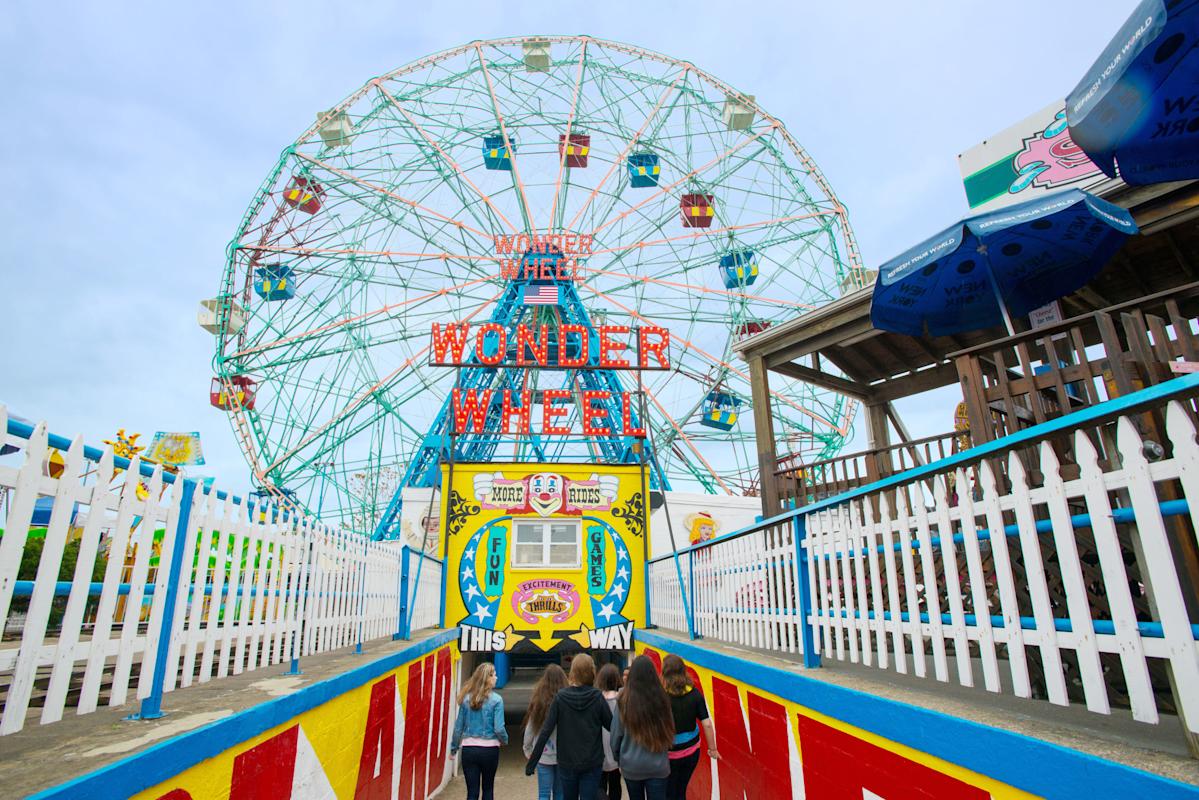 Denos Wonder Wheel Amusement Park