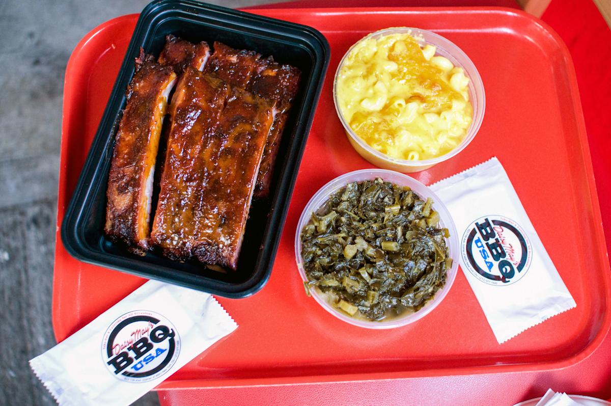 03_daisy_mays_bbq_-_ribs_with_collard_greens,_mac-n-cheese_2_danielkrieger