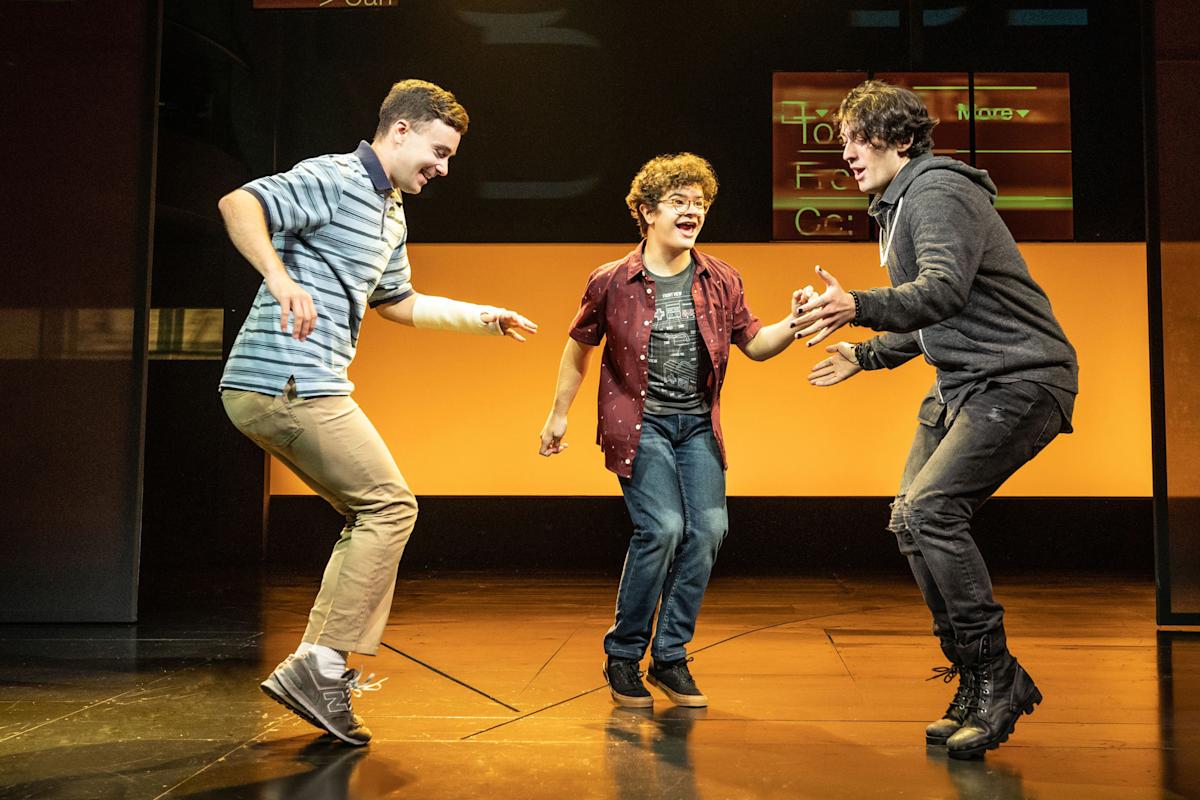 dear-evan-hansen-broadway-nyc-photo--matthew-murphy-23000x2000