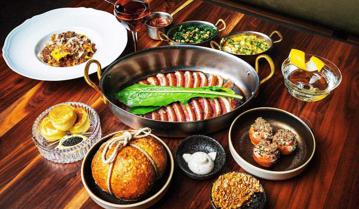 Dish or dining room at Francie