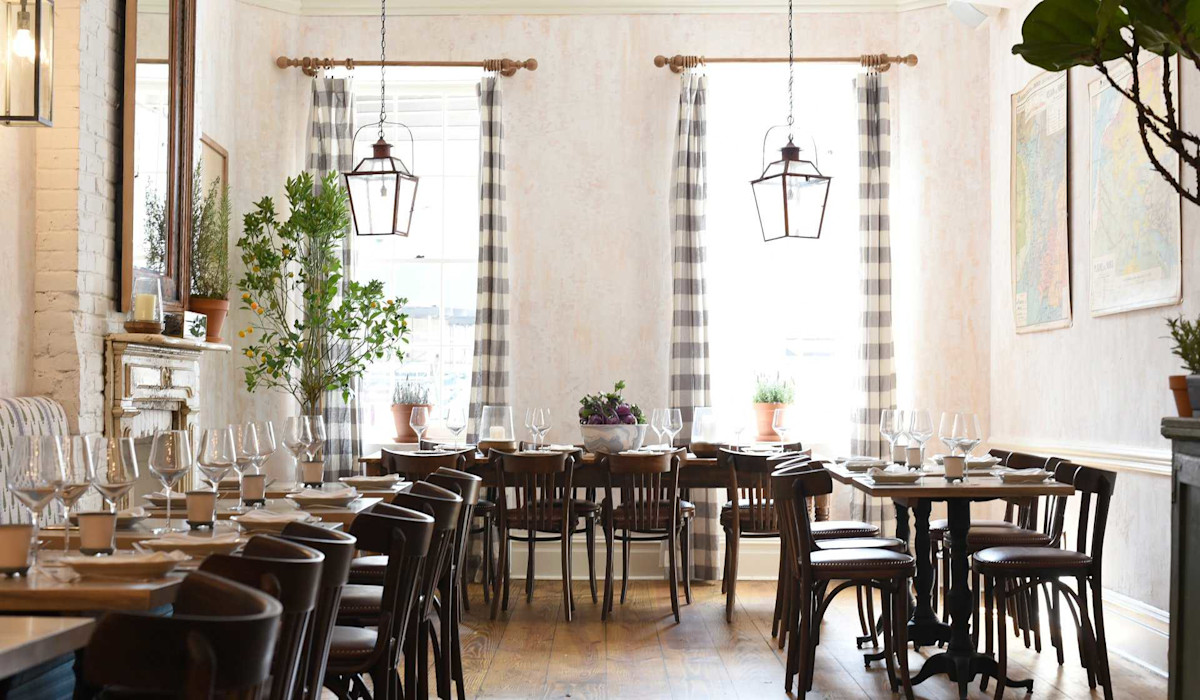 Dish or dining room at Bobo