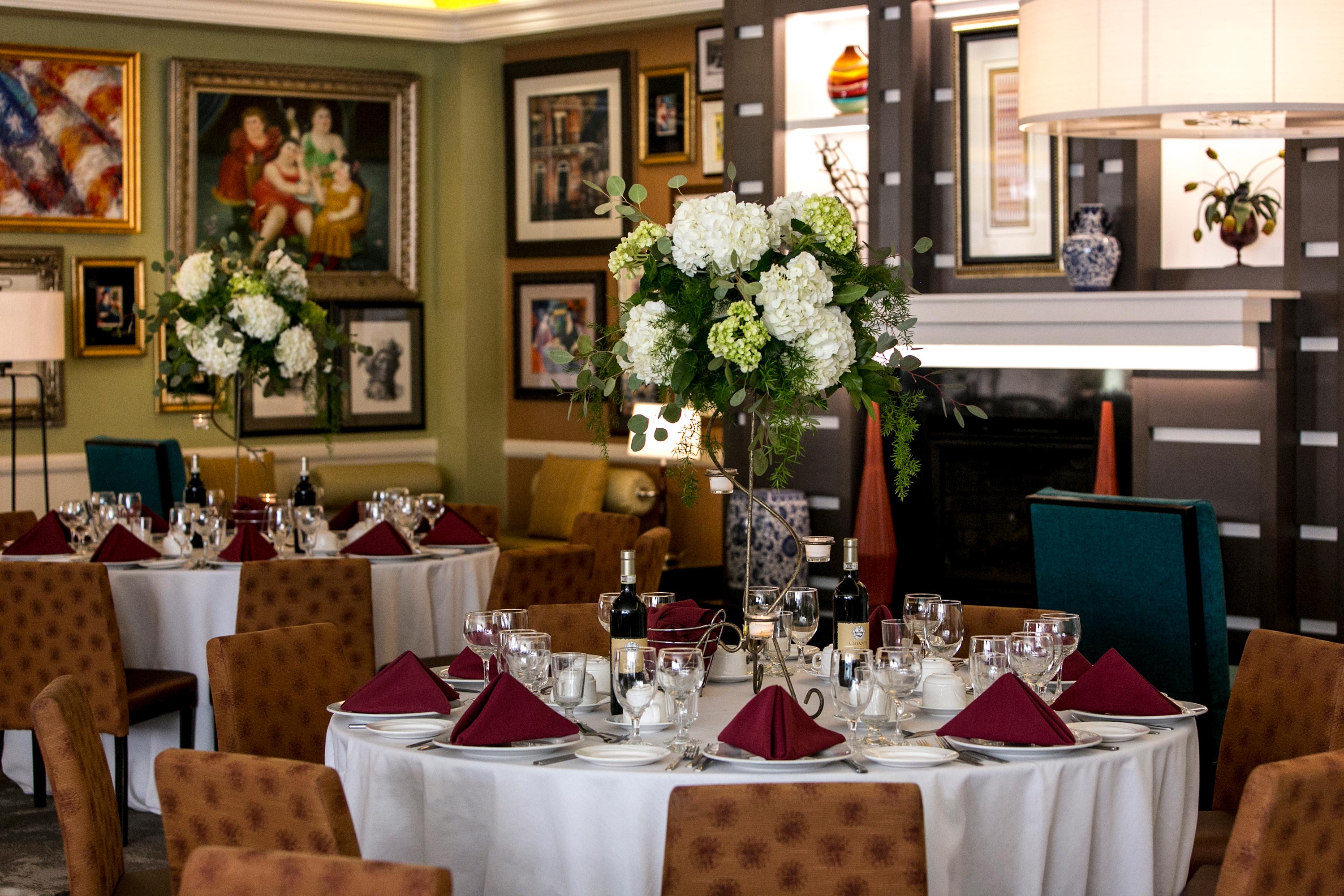 lorenzos-staten-island-nyc-lobby-lounge-152_0d3d929d-45d7-4a08-9b274b40fde0d93d_d6546999-c1d9-4907-b16b6654ce818574
