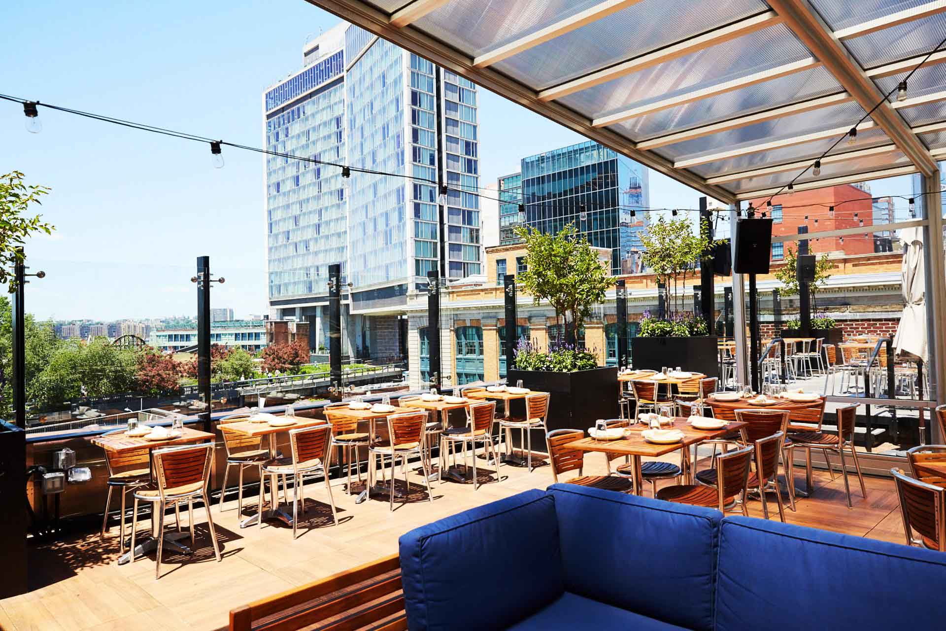 rw-to-go_stk-rooftop_e6e1352b-5056-a36f-2389ee0931d52ab4-e6e133e45056a36_e6e13579-5056-a36f-23231c404f6fe034.jpg