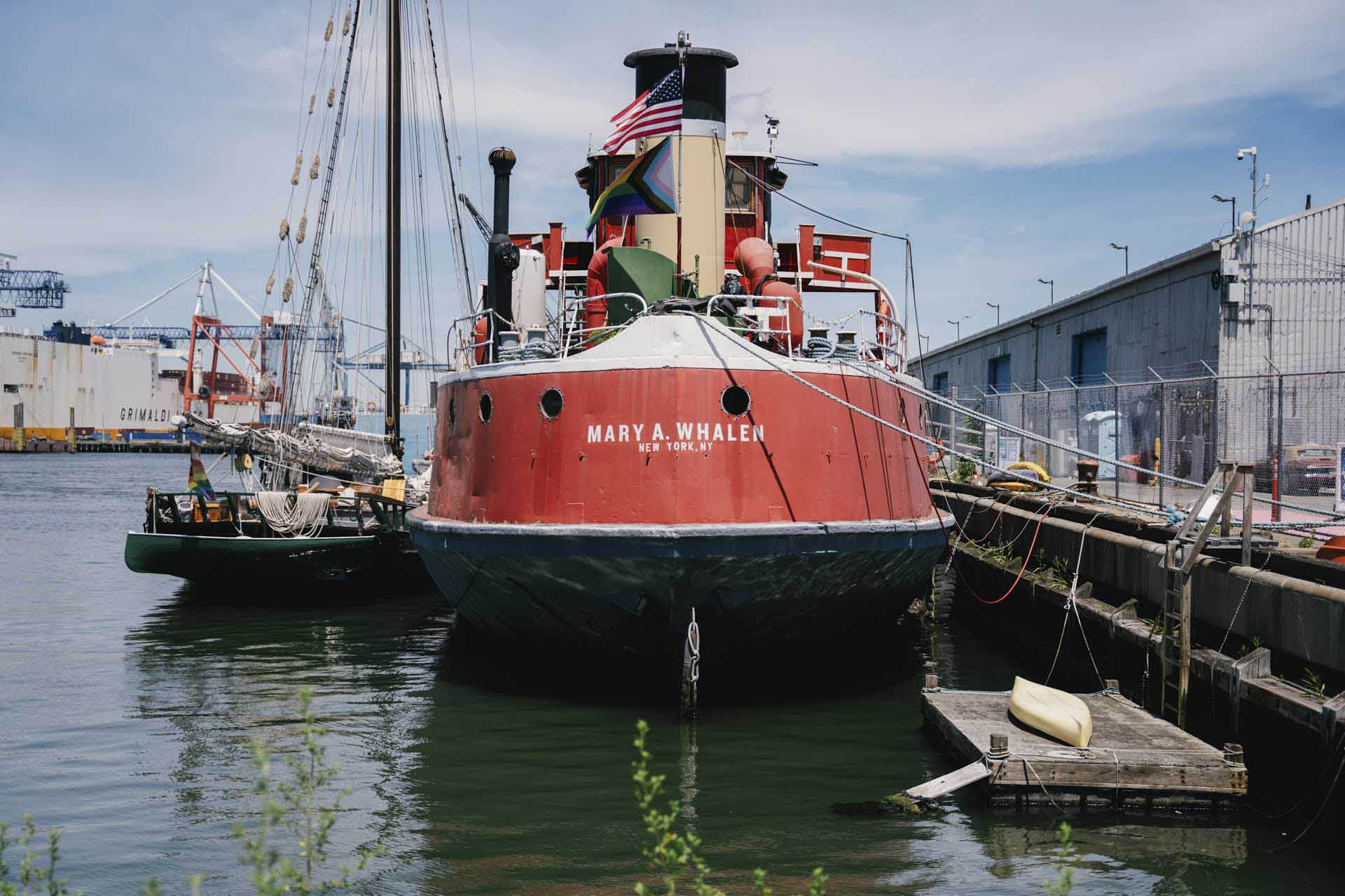 Mary-A-Wahlen-boat-Red-Hook-NYC-Photo-Paola-Chapdelaine-4.jpg