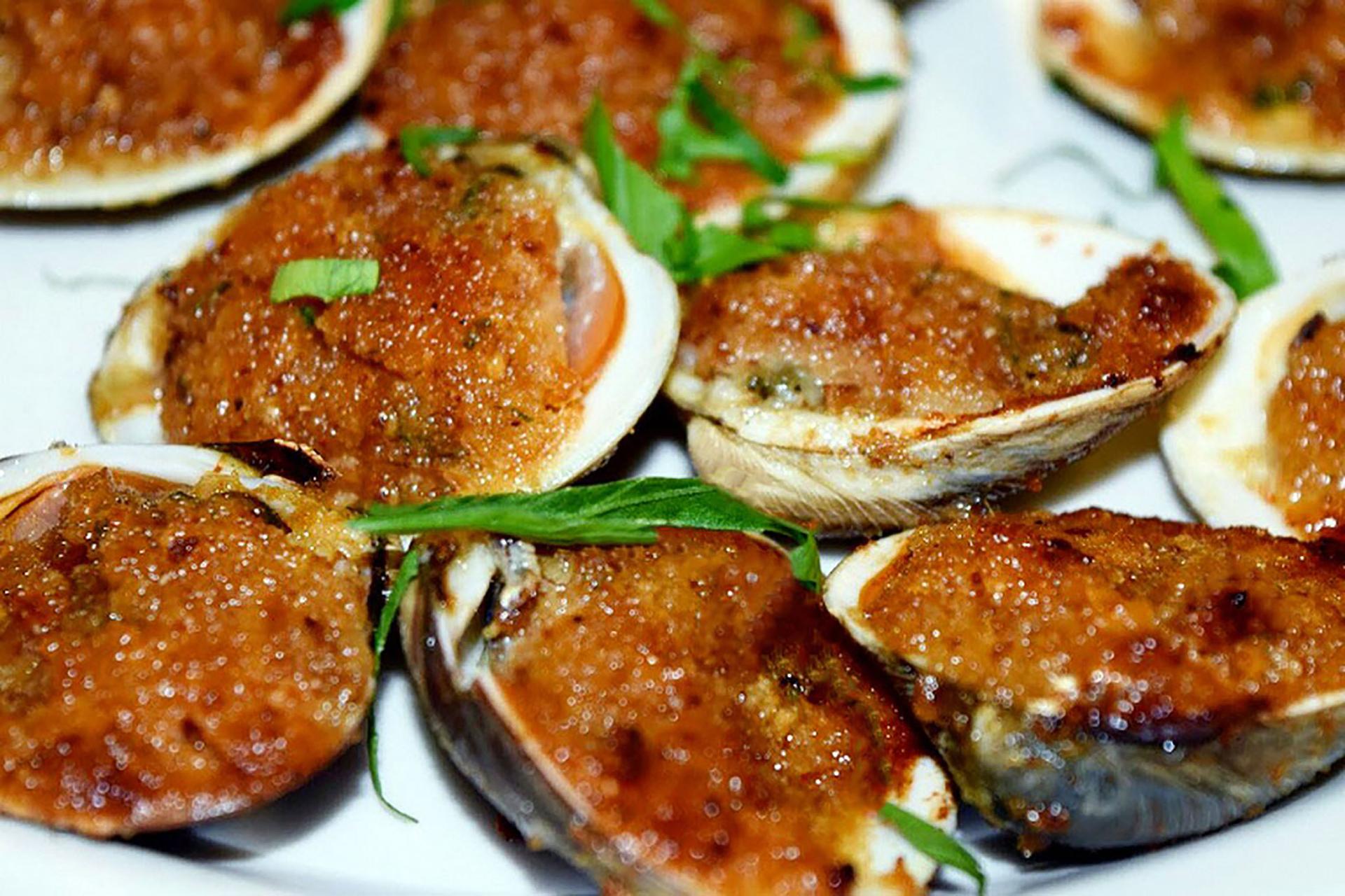 gargiulos-coney-island-brooklyn-nyc-baked-clams_f354f19c-22f6-4ad2-84da873ade0a2d9a_2526d81c-827b-4cb2-93dd8bfb70f667d5.jpg