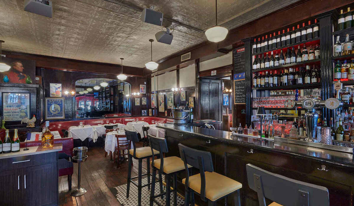 Dish or dining room at Jacques Brasserie
