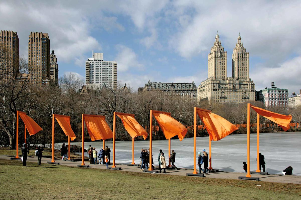 Christo-and-Jeanne-Claude-The-Gates-Manhattan-NYC-Photo-Wolfgang-Volz-2.jpg