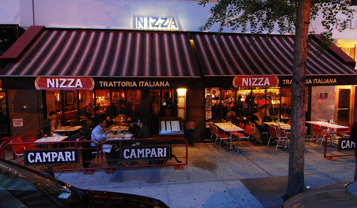 Dish or dining room at Nizza