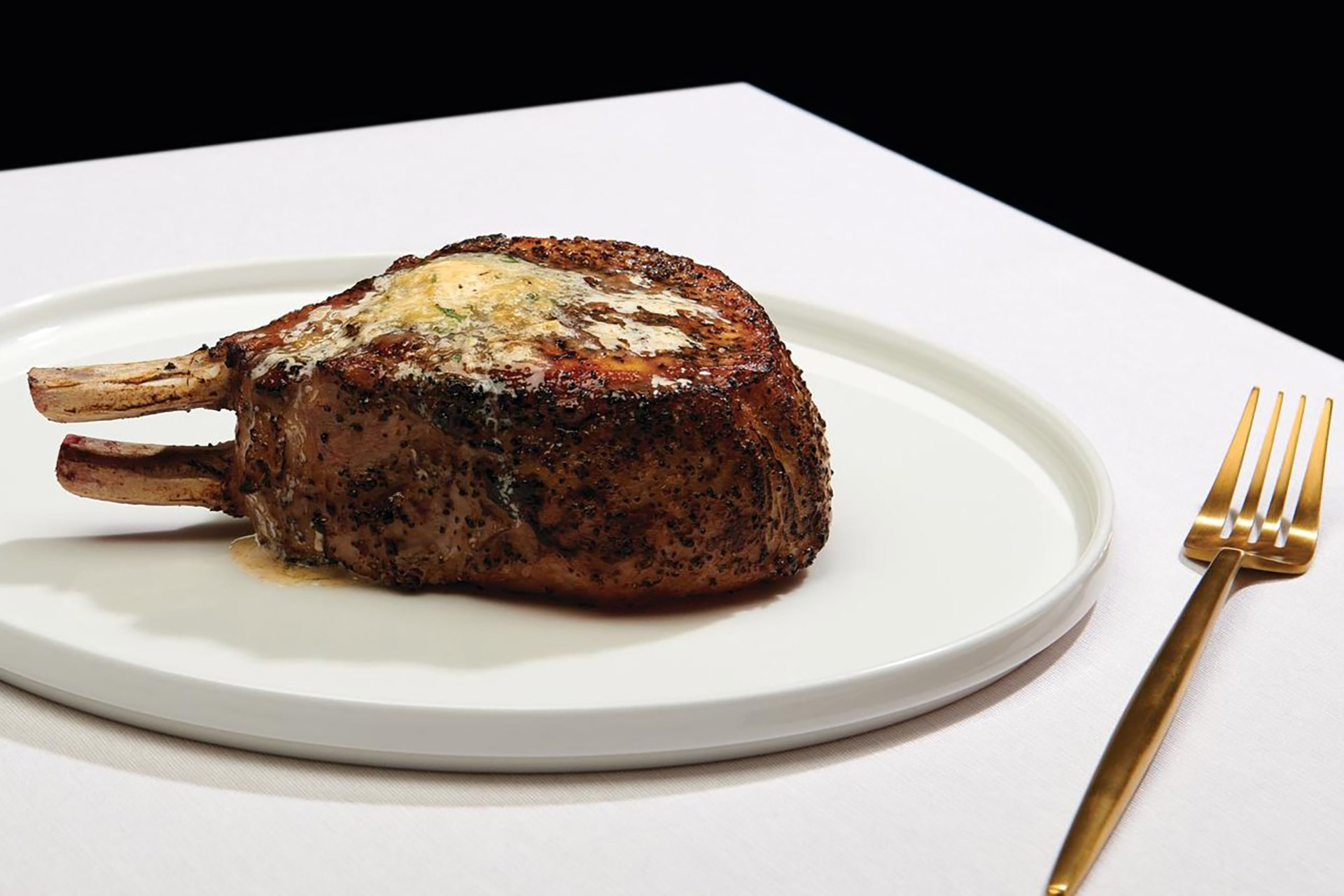 Del-Friscos-Double-Eagle-Steakhouse-Manhattan-NYC-Courtesy-2.jpg