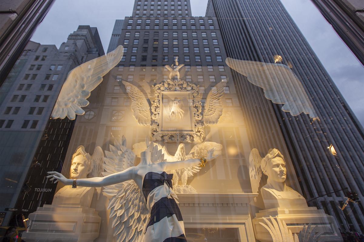 Bergdorf Goodman in manhattan, exterior, window display