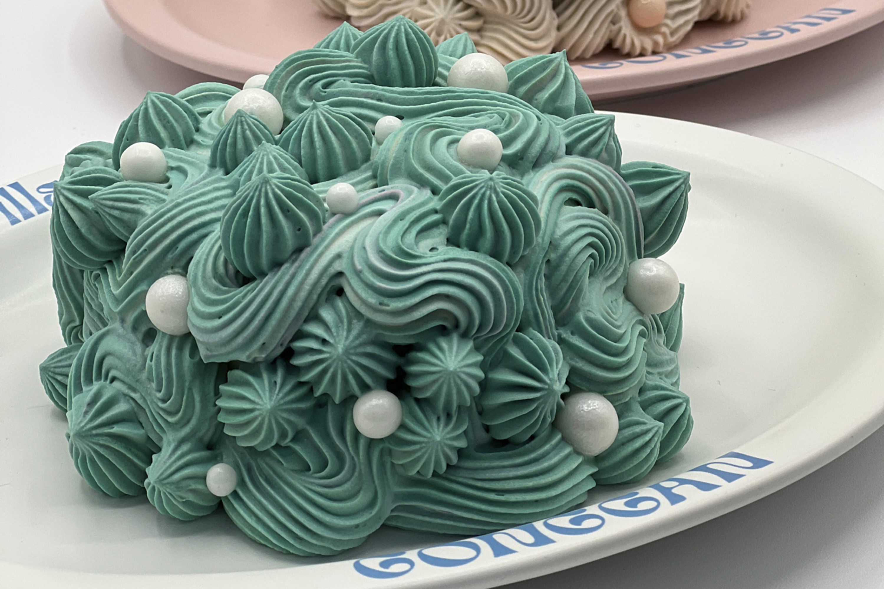 Butter\u0026 – Less Sweet Cakes with Modern Design, image size:3000x2000