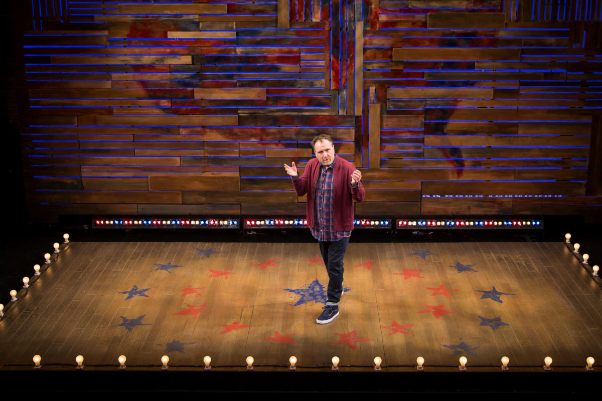 colin-quinn-red-state-blue-state-off-broadway-photo-monique-carboni-