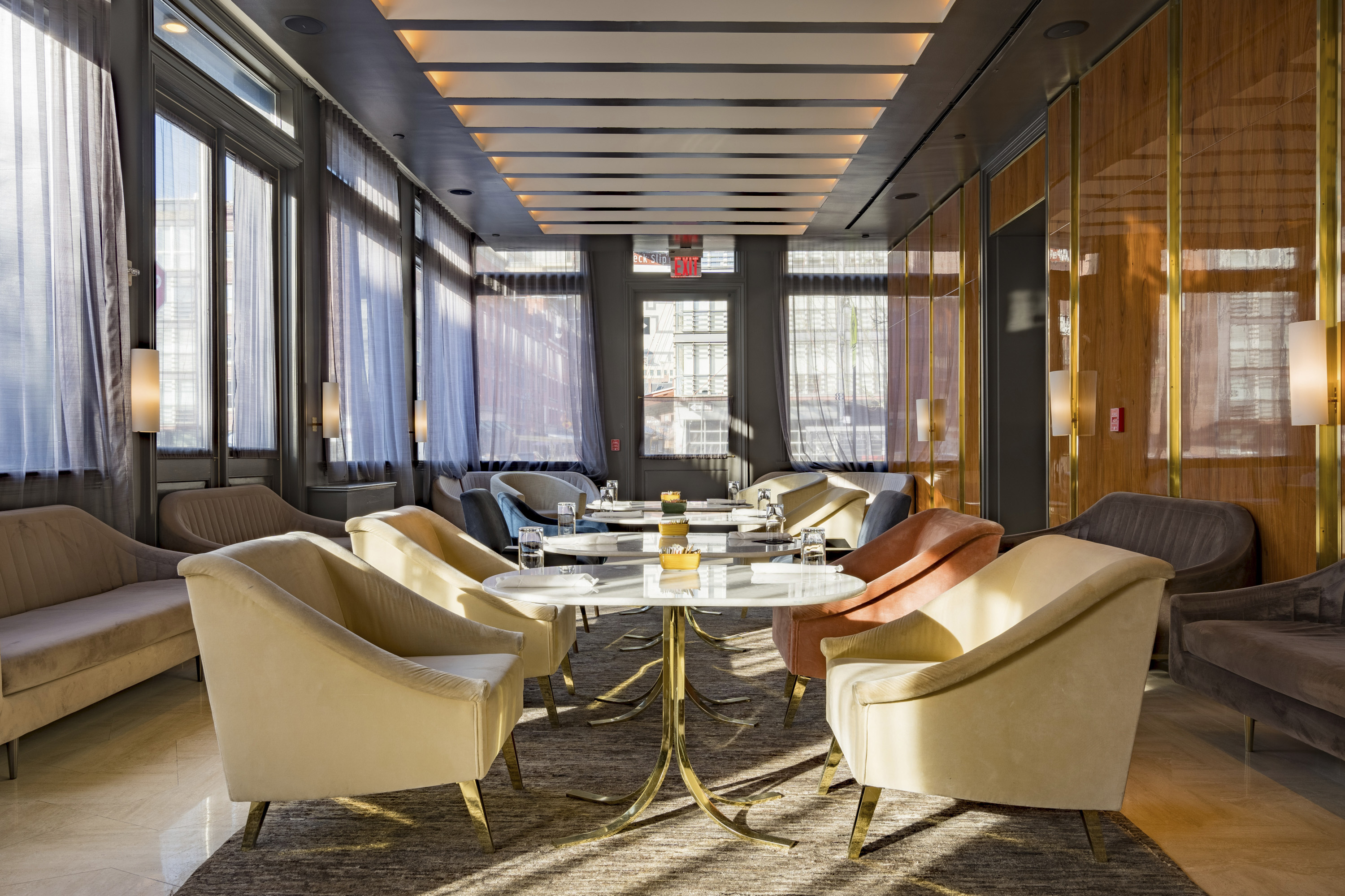 33-Seaport-Interior-Manhattan-NYC-Photo-Courtesy-33-Seaport-Hotel-NYC.jpg