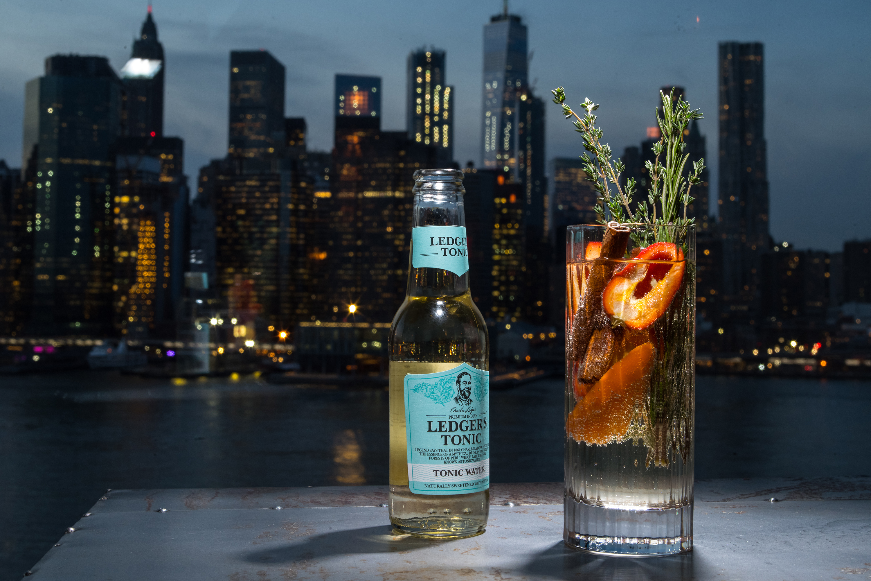 brooklynheightssocialclub_1hotelbrooklynbridge_brooklynheights_brooklyn_nyc_olegmarch_gin-and-tonic-from-the-market-2