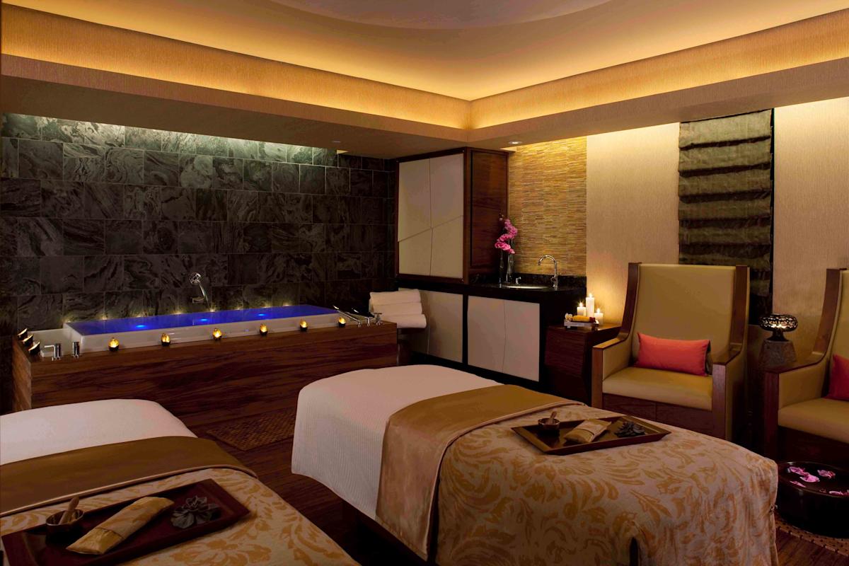 peninsula_private_spa_suite