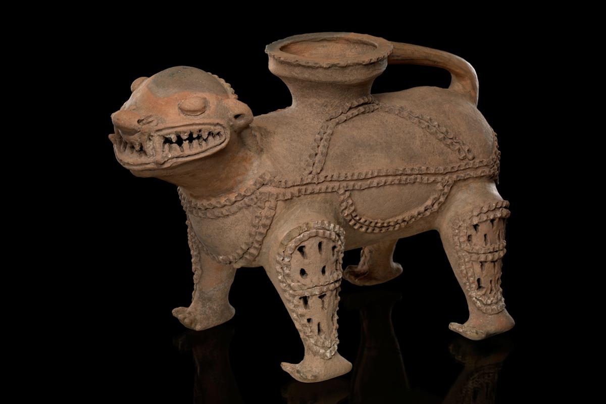 Greater Nicoya vessel in the form of a jaguar (AD 400-1350). Costa Rica. Photo: Ernest Amoroso/Smithsonian&rsquo;s National Museum of the American Indian