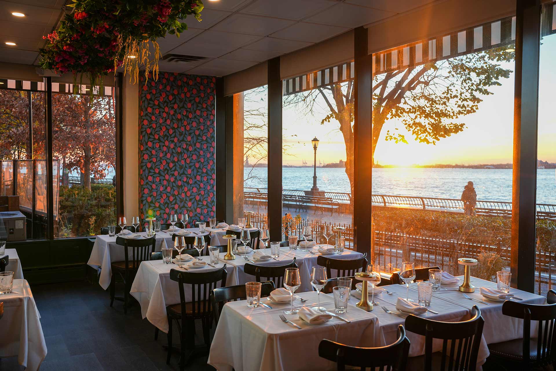 Mezze-on-the-River-Manhattan-NYC-Courtesy-5.jpg