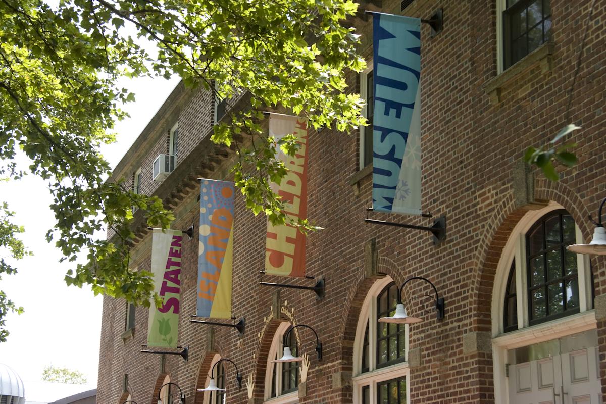 Staten Island Children&#039;s Museum flags