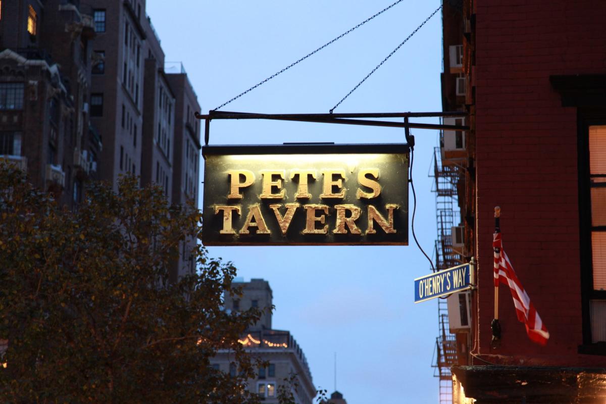 Pete&#039;s Tavern exterior