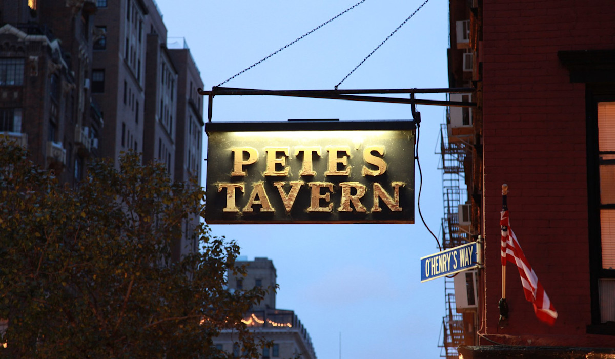 Dish or dining room at Pete's Tavern