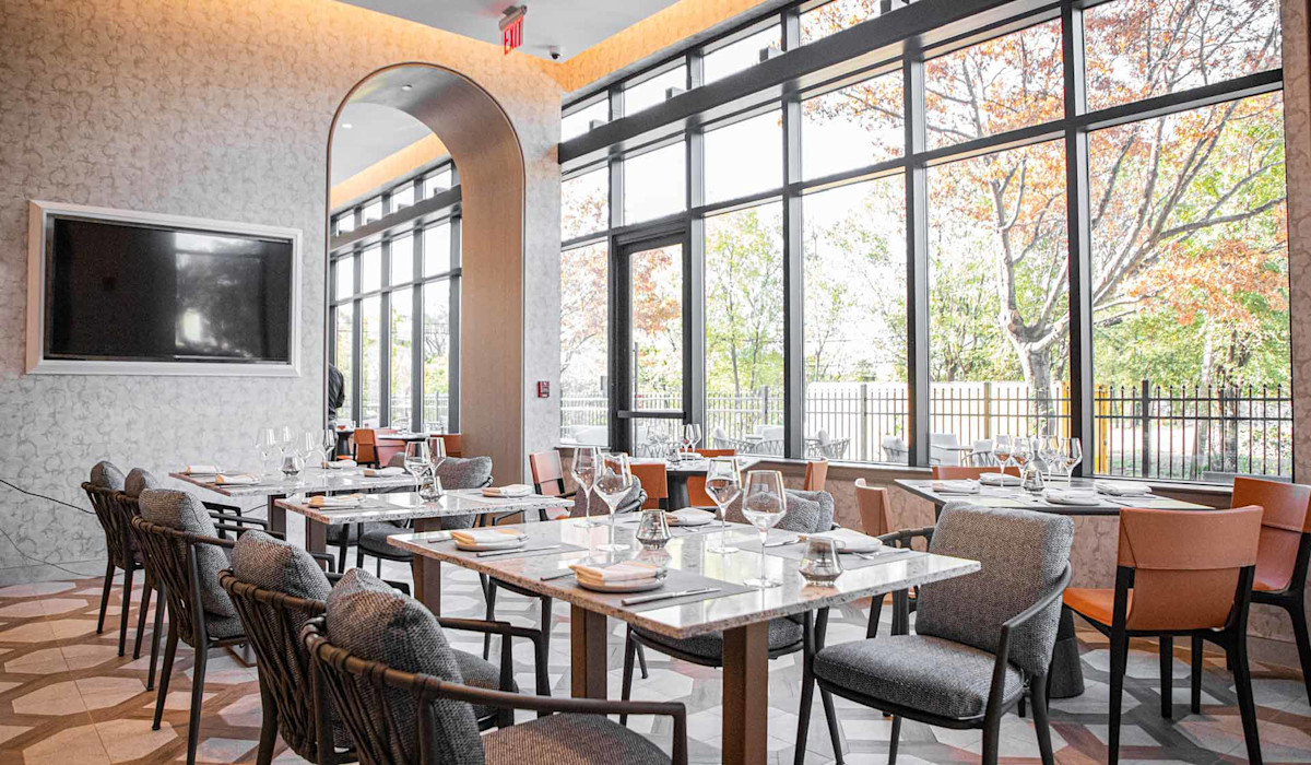 Dish or dining room at The Quimby