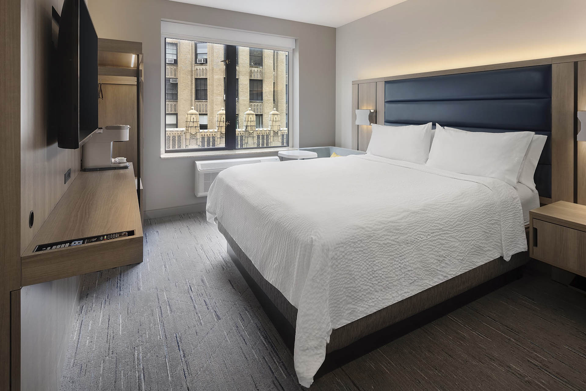 King-Bedroom-Holiday-Inn-Express-Chelsea-Manhattan-NYC-Photo-Mike-Butler-3.jpg