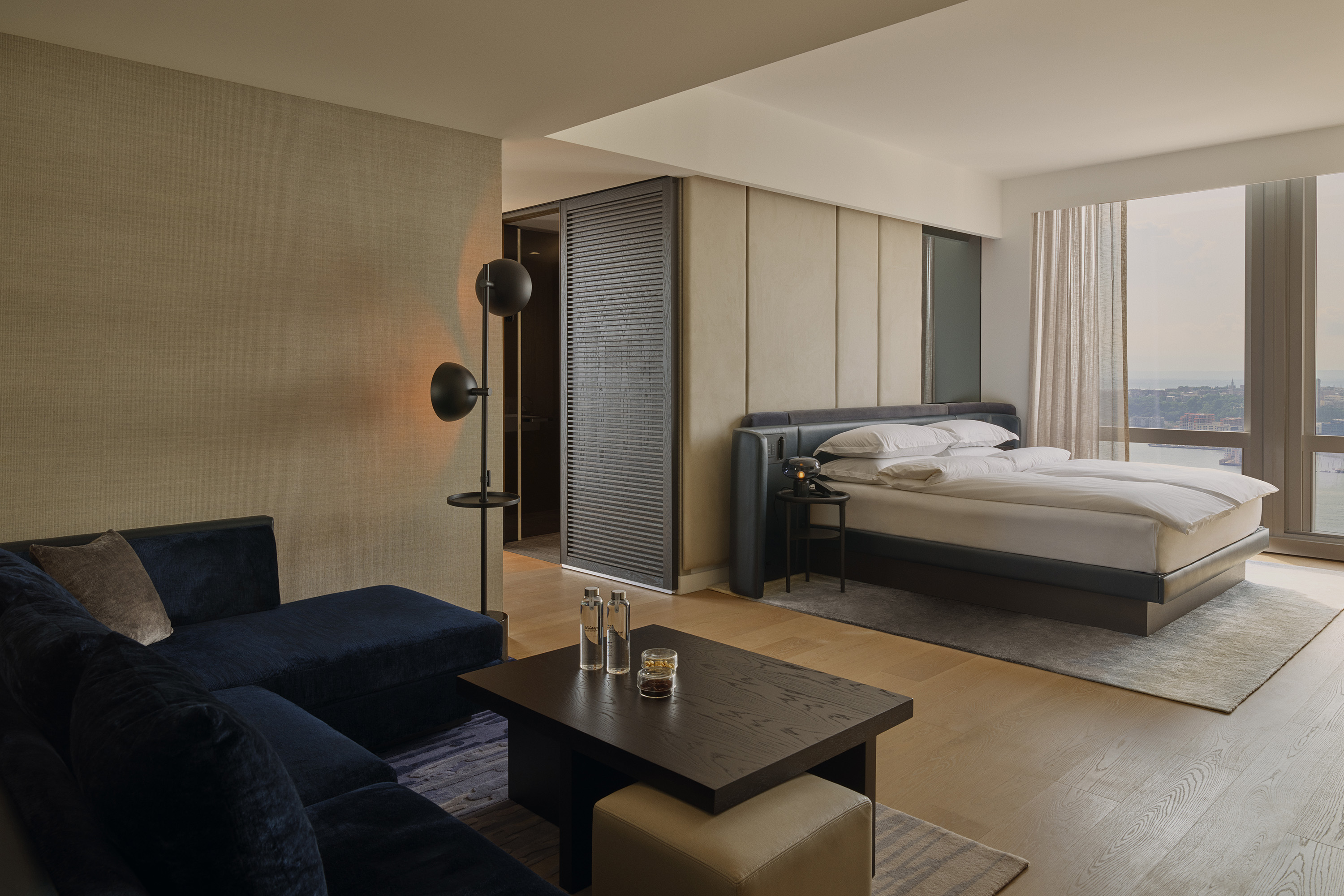 equinox-hotel-hudson-yards-manhattan-nycguestroom-deluxejrriver_courtesy