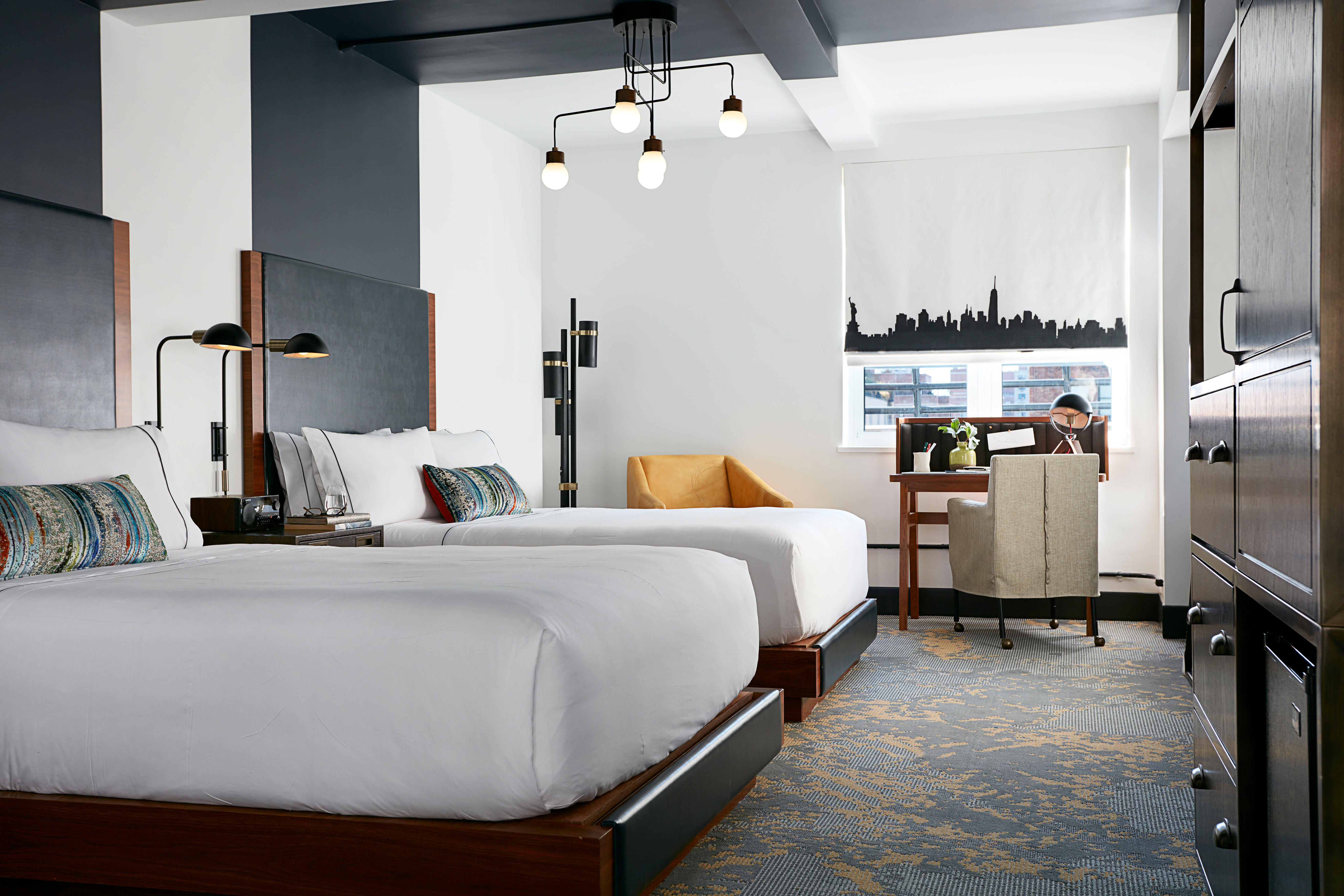 renwickhotel_renwickhotel_102015_therenwick_rm1507_bedroomhorizontaldetail_1729