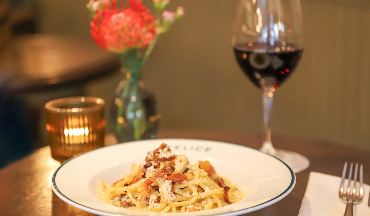 Dish or dining room at Felice Columbus
