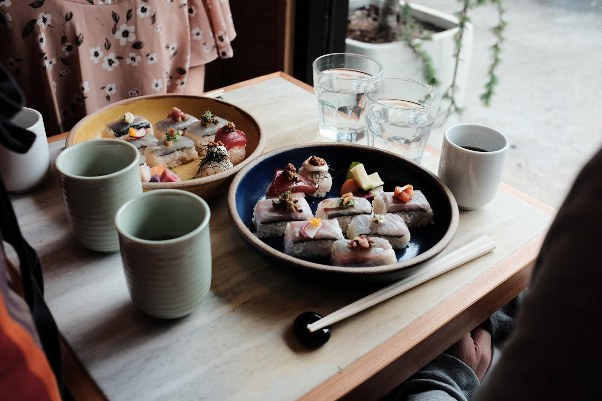 Okozushi, table, sushi