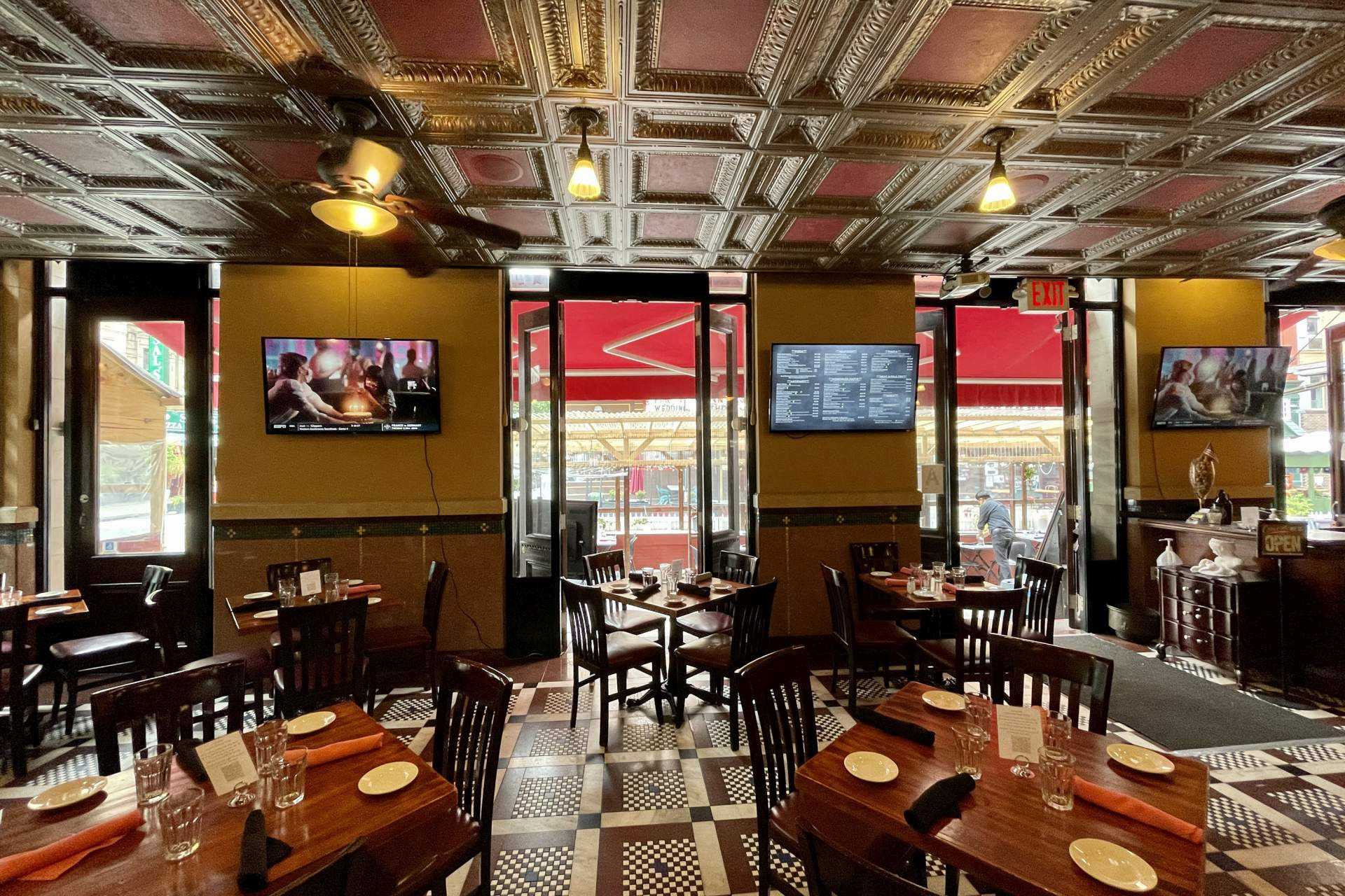 grotta-azzurra-little-italy-manhattan-nyc-courtesy-059.jpg